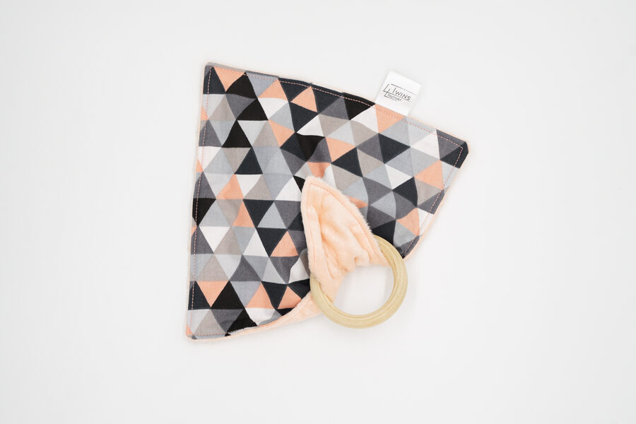 Square with teether - Triangles in salmon pink