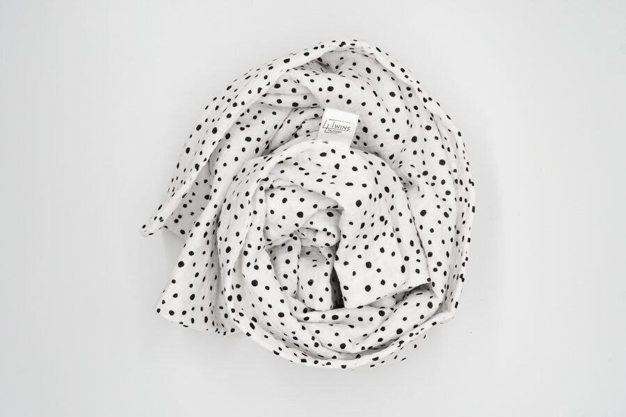 Muslin blanket - White with black dots